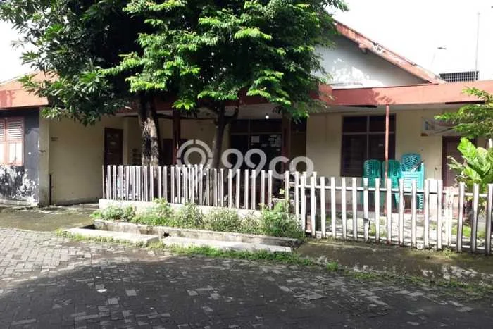Rumah Mewah LB 176m2 Siap Huni Desain Elegan di Pleburan, Semarang Rumah Mewah LB 176m2 Siap Huni Desain Elegan di Pleburan, Semarang