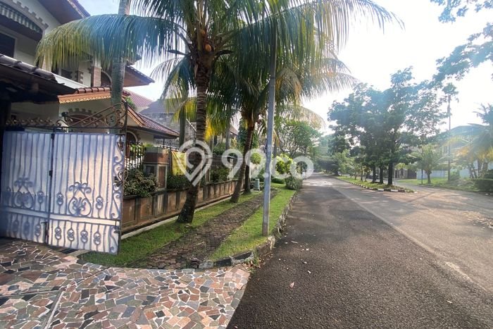 Rumah Mewah LB 380m2 Siap Huni Desain Elegan di Tanjung Barat, Jakarta Selatan Rumah Mewah LB 380m2 Siap Huni Desain Elegan di Tanjung Barat, Jakarta Selatan