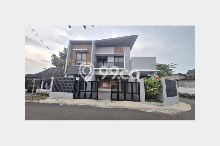 Dijual Cepat Rumah Bagus Siap Huni LB 135m2 di Mlati, Sleman Dijual Cepat Rumah Bagus Siap Huni LB 135m2 di Mlati, Sleman