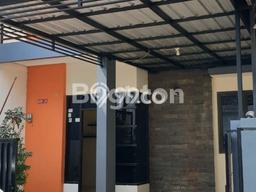 Dijual Cepat Rumah Favorit Siap Huni LB 100m2 di Jambangan, Surabaya Dijual Cepat Rumah Favorit Siap Huni LB 100m2 di Jambangan, Surabaya