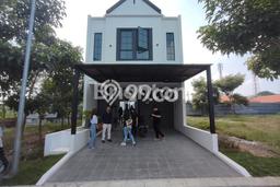 Rumah Lingkungan Asri di Citraland, Surabaya, LT 102m2m² LB 119m2m² Rumah Lingkungan Asri di Citraland, Surabaya, LT 102m2m² LB 119m2m²