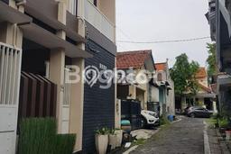Rumah Modern Minimalis 3 KT Bisa Langsung Pindah di Wiyung Rumah Modern Minimalis 3 KT Bisa Langsung Pindah di Wiyung