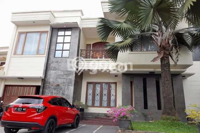Siap Huni Rumah Mewah 5 Kamar di Samarinda Ulu Dekat ke Mana Saja Siap Huni Rumah Mewah 5 Kamar di Samarinda Ulu Dekat ke Mana Saja