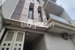 Ready to Use! Luxury House LT 176m2 Desain Elegan di Tubagus Angke Ready to Use! Luxury House LT 176m2 Desain Elegan di Tubagus Angke