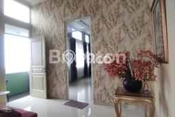 DIJUAL! Vila Kawasan , Luas 1000m2m², Lokasi Premium DIJUAL! Vila Kawasan , Luas 1000m2m², Lokasi Premium