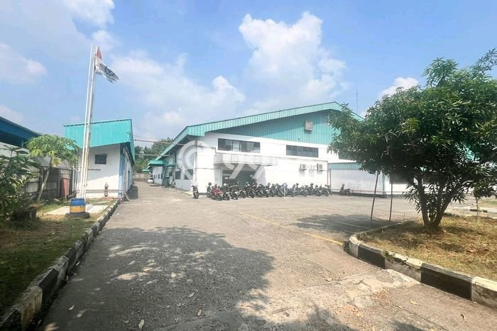 Area Ramai! Pabrik Dijual di Klari untuk Bisnis Luas Bangunan 8000m2 Area Ramai! Pabrik Dijual di Klari untuk Bisnis Luas Bangunan 8000m2