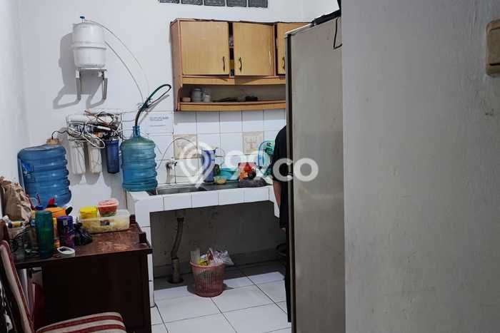 Kost untuk Dijual di Bendungan Hilir Punya 20 Kamar Kost untuk Dijual di Bendungan Hilir Punya 20 Kamar