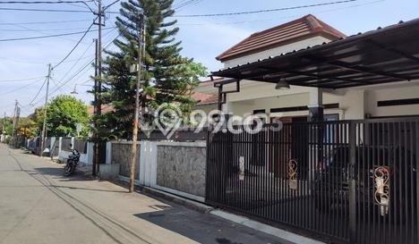 Jual Rumah Bagus Siap Huni LB 235m2 di Batununggal, Bandung Jual Rumah Bagus Siap Huni LB 235m2 di Batununggal, Bandung