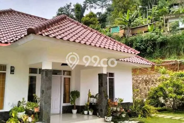LOKASI TERBAIK! Vila Kawasan Cimenyan, Dimensi 2400m2m², Area Strategis dengan jalan bagus LOKASI TERBAIK! Vila Kawasan Cimenyan, Dimensi 2400m2m², Area Strategis dengan jalan bagus