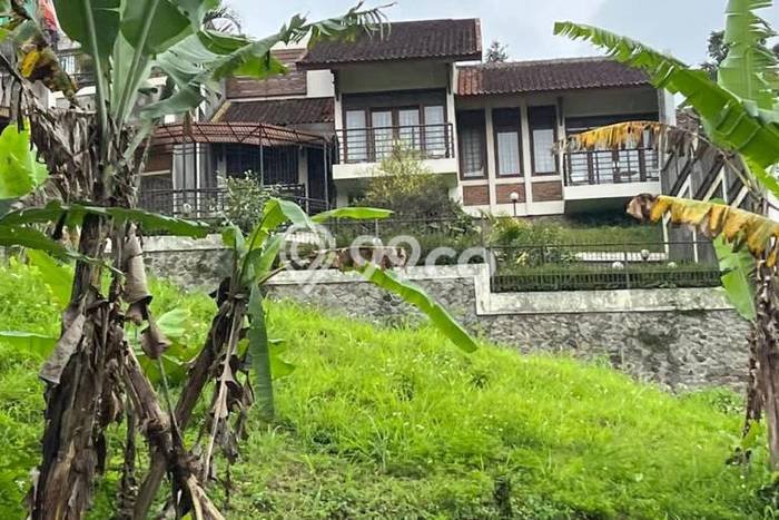 FOR SALE! Vila Kawasan , Area 743m2m², Posisi Premium FOR SALE! Vila Kawasan , Area 743m2m², Posisi Premium