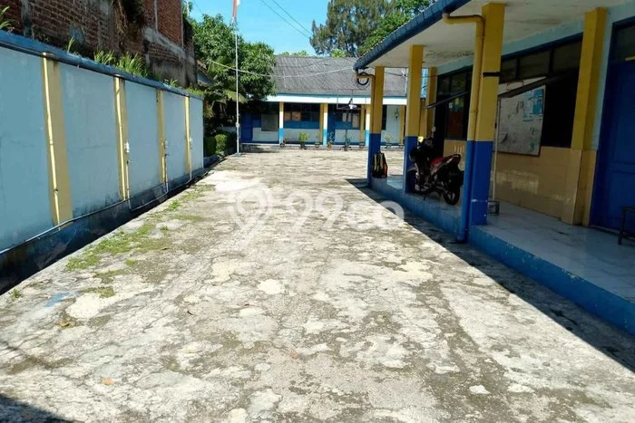 Lokasi Strategis! Dijual Kantor Bisnis di Kiaracondong, Bandung Kondisi Bagus Lokasi Strategis! Dijual Kantor Bisnis di Kiaracondong, Bandung Kondisi Bagus
