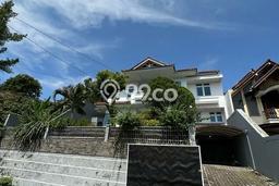 Jual Rumah Mewah Elegan Dengan View Cantik di Tubagus Ismail, Bandung Jual Rumah Mewah Elegan Dengan View Cantik di Tubagus Ismail, Bandung