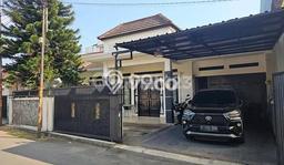 Jual Rumah Bagus Siap Huni LB 235m2 di Batununggal, Bandung Jual Rumah Bagus Siap Huni LB 235m2 di Batununggal, Bandung