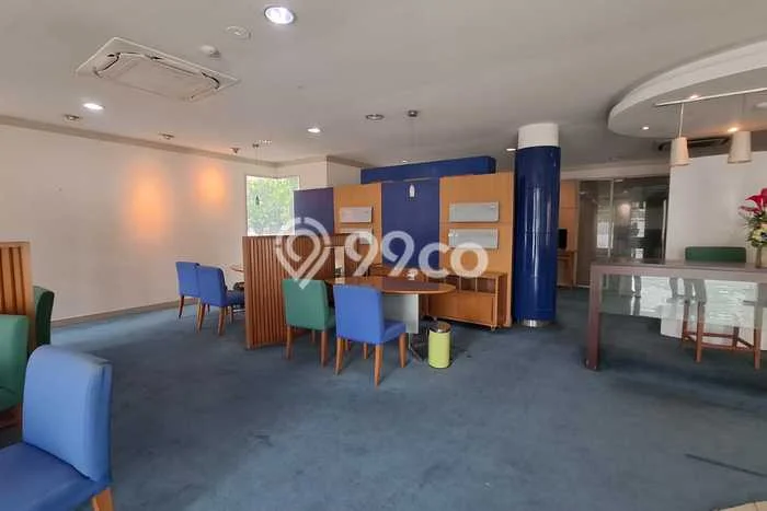 Unit Kantor Disewakan di Simpang Lima di Area Ramai & Strategis Unit Kantor Disewakan di Simpang Lima di Area Ramai & Strategis