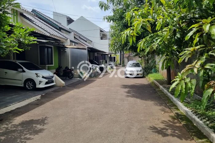 Rumah Modern 3 KT di Bintaro Tangerang Selatan Semi Furnished Rumah Modern 3 KT di Bintaro Tangerang Selatan Semi Furnished