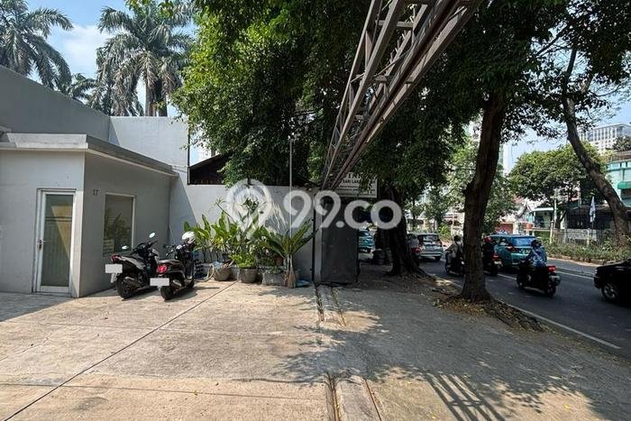 Komersial Dijual di Jakarta Selatan LT 203m2 & LB 140m2 Lokasi Terbaik! Komersial Dijual di Jakarta Selatan LT 203m2 & LB 140m2 Lokasi Terbaik!
