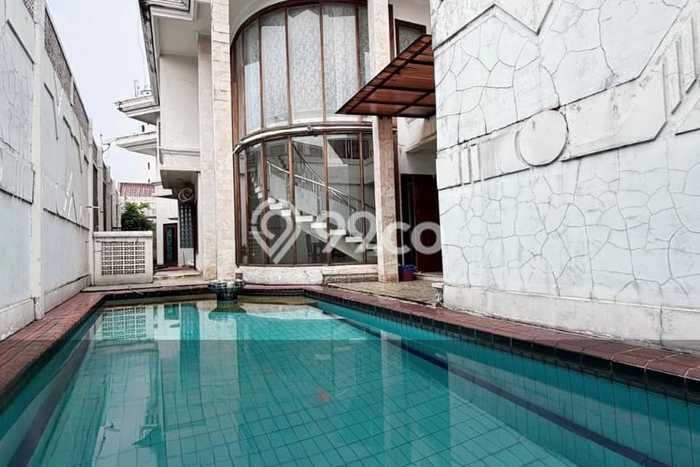 Best Deal Hunian Mewah Ideal dan Luas di Kebayoran Lama, Jakarta Selatan Best Deal Hunian Mewah Ideal dan Luas di Kebayoran Lama, Jakarta Selatan