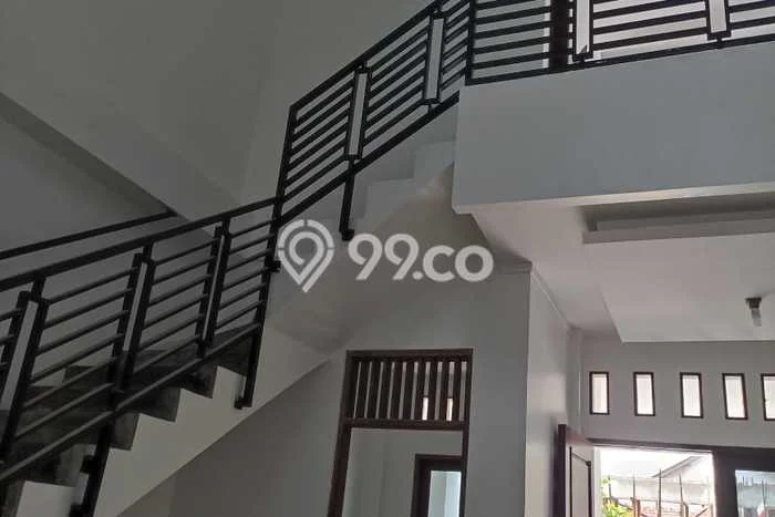 Hunian Elit LB 270m2 Siap Pakai Desain Elegan di Joglo, Jakarta Barat Hunian Elit LB 270m2 Siap Pakai Desain Elegan di Joglo, Jakarta Barat