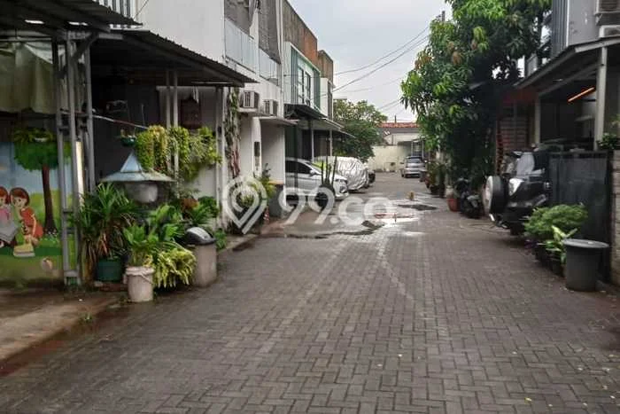 Jual Rumah Bagus Siap Huni LB 120m2 di Ciledug, Tangerang Jual Rumah Bagus Siap Huni LB 120m2 di Ciledug, Tangerang