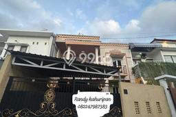 Disewakan! Rumah 5 Kamar Tidur &
4 Kamar Mandi di Renon, Denpasar Disewakan! Rumah 5 Kamar Tidur &
4 Kamar Mandi di Renon, Denpasar