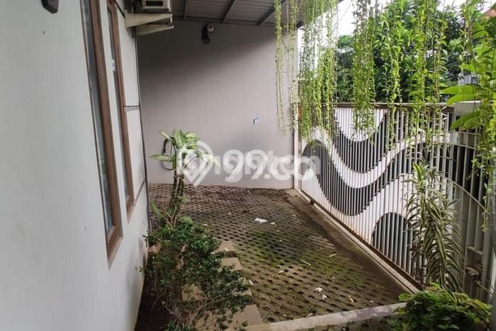 Rumah Modern 7 KT di Ngesrep Semarang Unfurnished Rumah Modern 7 KT di Ngesrep Semarang Unfurnished