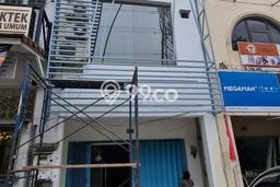 Unit Ruko Dijual di Dukuh Pakis Surabaya Luas Tanah 67m2, Luas Bangunan 200m2 Unit Ruko Dijual di Dukuh Pakis Surabaya Luas Tanah 67m2, Luas Bangunan 200m2