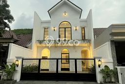 Rumah Mewah Dijual LT 152m2 di Rungkut, Surabaya Rumah Mewah Dijual LT 152m2 di Rungkut, Surabaya