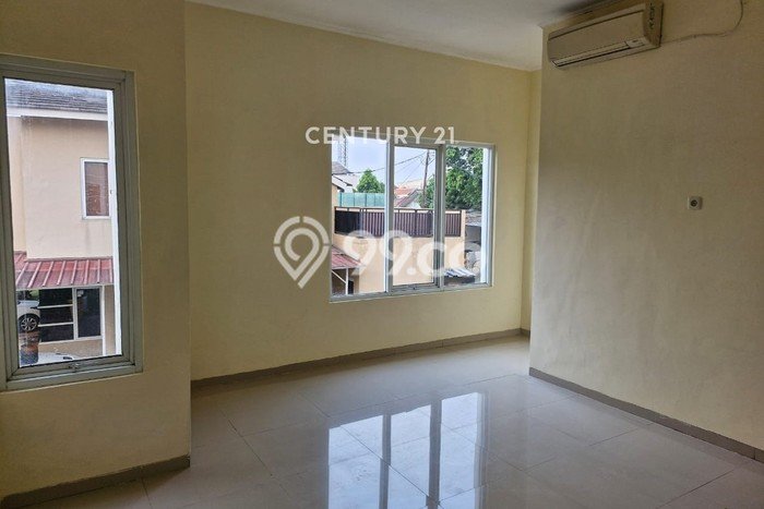 Rumah Elit LB 156m2 Siap Huni Desain Elegan di Pangkalan Jati, Depok Rumah Elit LB 156m2 Siap Huni Desain Elegan di Pangkalan Jati, Depok