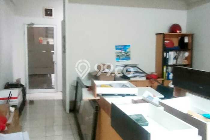 Ruko Dijual di Surabaya LT 76m2 & LB 228m2 Lokasi Terbaik! Ruko Dijual di Surabaya LT 76m2 & LB 228m2 Lokasi Terbaik!