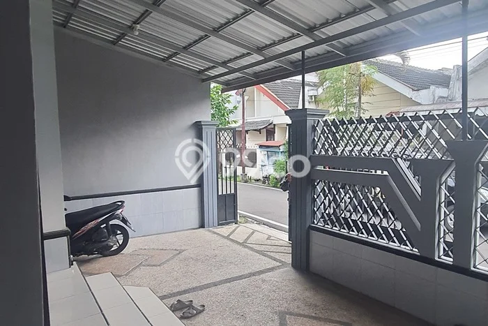 Disewakan! Rumah 4 Kamar Tidur &
2 Kamar Mandi di Tidar, Malang Disewakan! Rumah 4 Kamar Tidur &
2 Kamar Mandi di Tidar, Malang