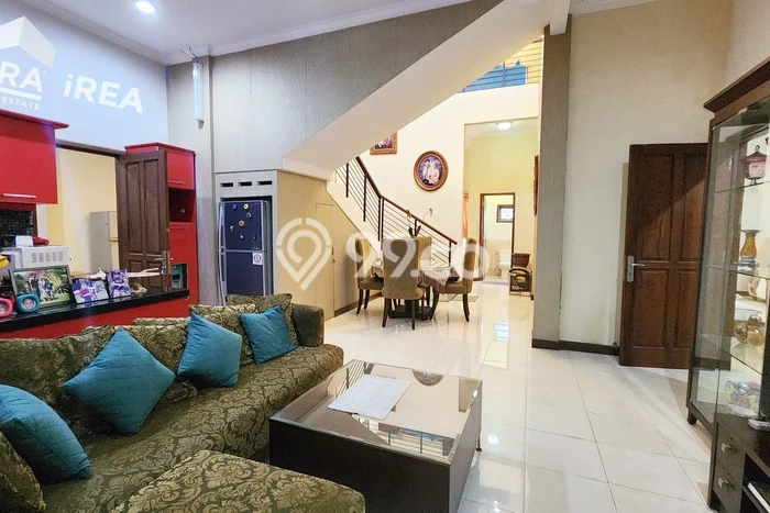 Hunian Mewah LB 250m2 Siap Pakai Desain Elegan di Penumping, Surakarta Hunian Mewah LB 250m2 Siap Pakai Desain Elegan di Penumping, Surakarta