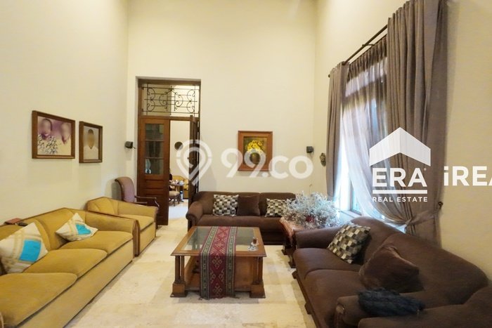 Siap Huni Rumah Mewah 7 Kamar di Serengan Dekat ke Mana Saja Siap Huni Rumah Mewah 7 Kamar di Serengan Dekat ke Mana Saja