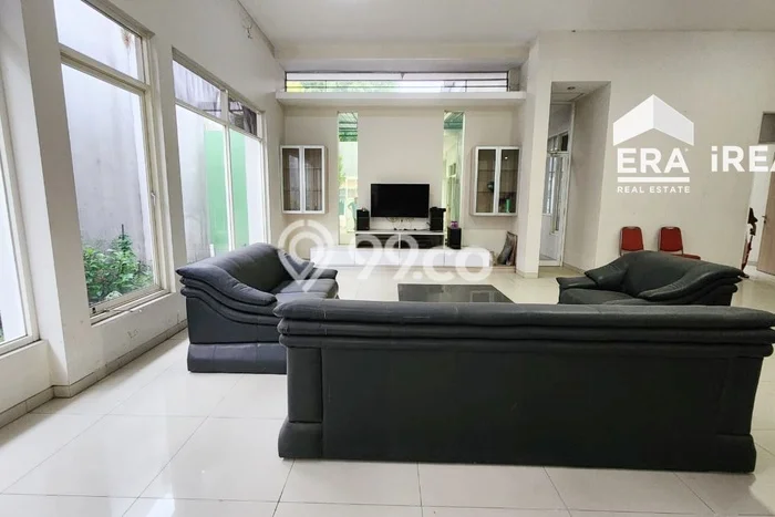 Rumah Cantik Siap Pakai Di Serengan Luas 290m2 Aman Rumah Cantik Siap Pakai Di Serengan Luas 290m2 Aman