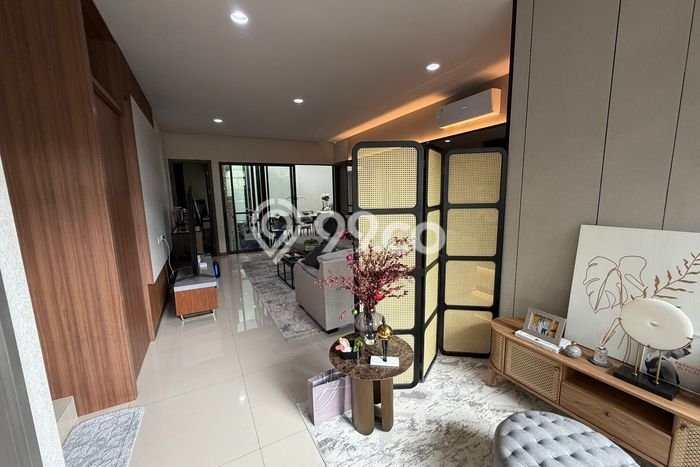 For Sale! Premium House LT 246m2 Desain Modern di BSD Green Wich For Sale! Premium House LT 246m2 Desain Modern di BSD Green Wich