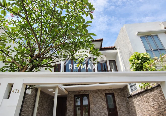 Lokasi strategis! Rumah siap pakai dikontrakkan di Mampang Prapatan LB 290m2 Lokasi strategis! Rumah siap pakai dikontrakkan di Mampang Prapatan LB 290m2