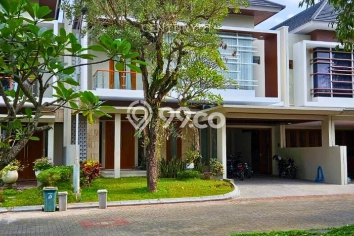 Lokasi strategis! Rumah siap huni disewakan di Mlati LB 320m2 Lokasi strategis! Rumah siap huni disewakan di Mlati LB 320m2
