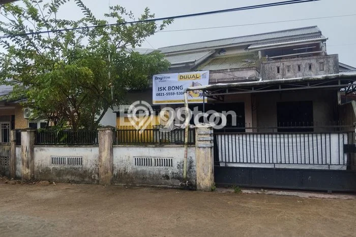 Dijual Rumah 6 Kamar Lokasi Ideal Nyaman dan Strategis di Pontianak Timur Dijual Rumah 6 Kamar Lokasi Ideal Nyaman dan Strategis di Pontianak Timur