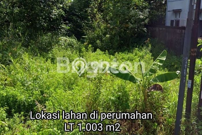 Jarang Ada! Tanah di Pontianak Selatan Punya Luas 1003m2 SHM Jarang Ada! Tanah di Pontianak Selatan Punya Luas 1003m2 SHM