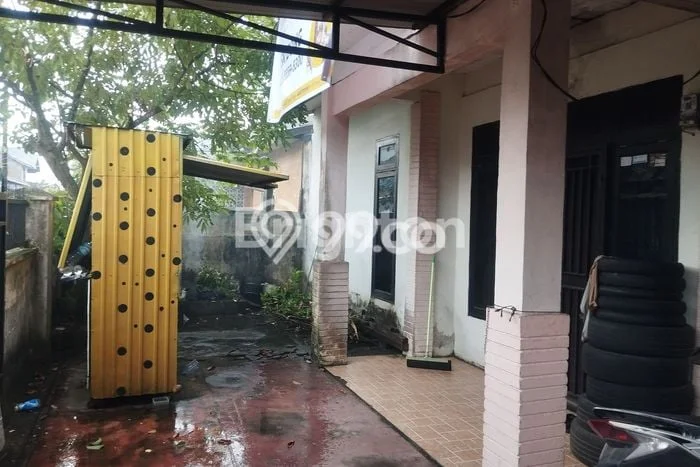 Dijual Rumah 6 Kamar Lokasi Ideal Nyaman dan Strategis di Pontianak Timur Dijual Rumah 6 Kamar Lokasi Ideal Nyaman dan Strategis di Pontianak Timur