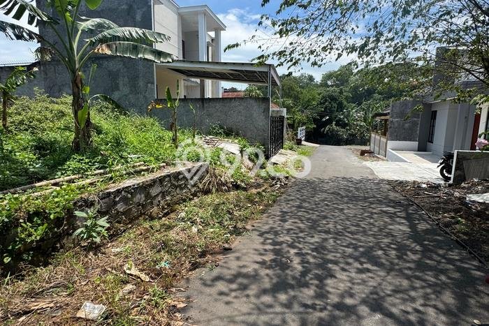 Tanah Siap Bangun Dijual di Semarang Punya Luas 300m2 Tanah Siap Bangun Dijual di Semarang Punya Luas 300m2