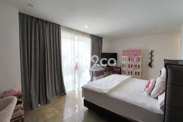 For Sale! Vila Kawasan , Area 400m2m², Posisi Premium For Sale! Vila Kawasan , Area 400m2m², Posisi Premium