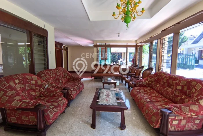 Rumah Nyaman di Caturtunggal, 2 KM, Area Strategis, Luas 955m² LB 300m² Rumah Nyaman di Caturtunggal, 2 KM, Area Strategis, Luas 955m² LB 300m²