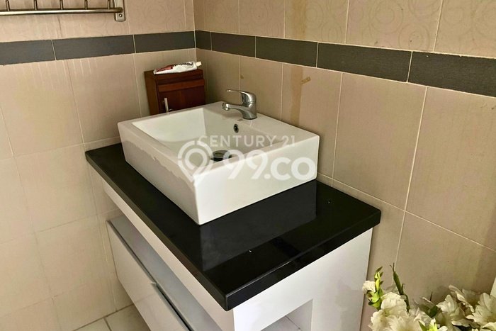 Hunian Mewah LB 400m2 Siap Pakai Desain Elegan di Condong Catur, Sleman Hunian Mewah LB 400m2 Siap Pakai Desain Elegan di Condong Catur, Sleman