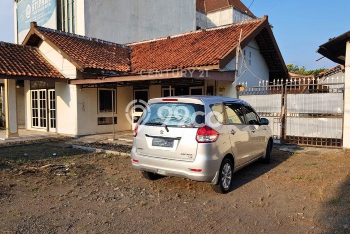 Bisa KPR! Rumah Maguwoharjo, Yogyakarta, LT 1460m2m² LB 620m2m² Bisa KPR! Rumah Maguwoharjo, Yogyakarta, LT 1460m2m² LB 620m2m²