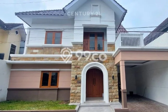 Rumah Nyaman di Caturtunggal, Yogyakarta, Luas 111m² Bangunan 165m² Rumah Nyaman di Caturtunggal, Yogyakarta, Luas 111m² Bangunan 165m²