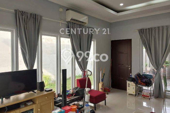 Lokasi strategis! Rumah siap pakai dikontrakkan di Pasar Rebo LB 114m2 Lokasi strategis! Rumah siap pakai dikontrakkan di Pasar Rebo LB 114m2