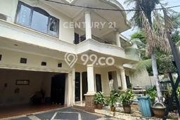 Sewa Rumah Nyaman di Kemang LT 650m2 / LB 800m2 Kondisi Bagus Sewa Rumah Nyaman di Kemang LT 650m2 / LB 800m2 Kondisi Bagus