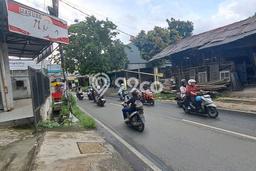 Lokasi Strategis! Dijual Ruko Bisnis di Ciputat, Tangerang Selatan Kondisi Baik Lokasi Strategis! Dijual Ruko Bisnis di Ciputat, Tangerang Selatan Kondisi Baik