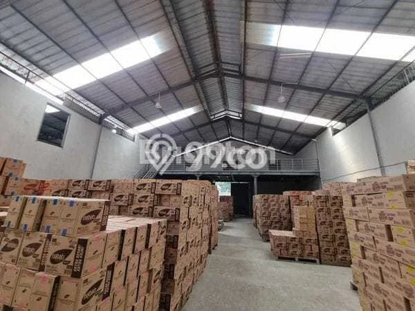 Gudang Disewa di Jakarta Barat dengan LB 1500m2 Area Komersial Ramai Gudang Disewa di Jakarta Barat dengan LB 1500m2 Area Komersial Ramai