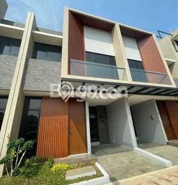 Rumah Luxury Modern Siap Huni di Meruya Jakarta Barat Rumah Luxury Modern Siap Huni di Meruya Jakarta Barat
